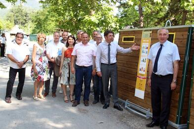 Alpes d'Azur – De nouveaux containers de tri pour la vallée de l'Estéron Alpes d'Azur – De nouveaux containers de tri pour la vallée de l'Estéron