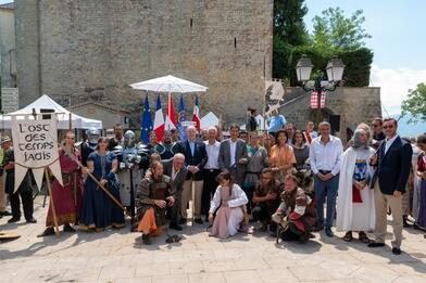 Fête médiévale de la commune d'Ascros en présence de S.A.S. le Prince Albert II de Monaco Fête médiévale de la commune d'Ascros en présence de S.A.S. le Prince Albert II de Monaco