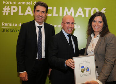 Le président du conseil départemental a remis le Trophée à Charles Ange Ginésy et Virginie Mignot Le président du conseil départemental a remis le Trophée à Charles Ange Ginésy et Virginie Mignot