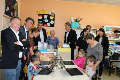 Aménagement numérique – L'école de Puget-Théniers dotée d'ordinateurs portables et de tablettes numériques Aménagement numérique – L'école de Puget-Théniers dotée d'ordinateurs portables et de tablettes numériques