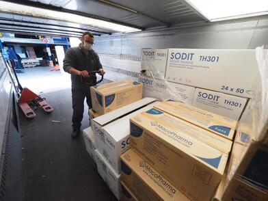 COVID-19 : Le Conseil départemental des Alpes-Maritimes a distribué ce matin 44 000 masques au CHU de Nice COVID-19 : Le Conseil départemental des Alpes-Maritimes a distribué ce matin 44 000 masques au CHU de Nice