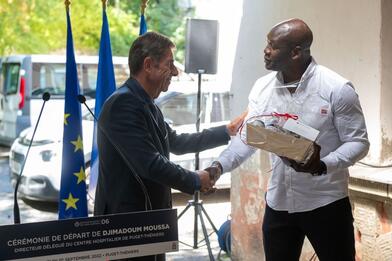 Départ de Djimadoum Moussa, directeur de l'hôpital de Puget-Théniers Départ de Djimadoum Moussa, directeur de l'hôpital de Puget-Théniers