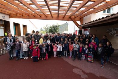 Pierrefeu – Inauguration de la chaudière à bûches et de l'école du village Pierrefeu – Inauguration de la chaudière à bûches et de l'école du village