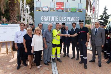 Signature de la convention entre le SDIS 06 et ESCOTA/VINCI pour la gratuité des péages pour les sapeurs-pompiers : la première de France ! Signature de la convention entre le SDIS 06 et ESCOTA/VINCI pour la gratuité des péages pour les sapeurs-pompiers : la première de France !