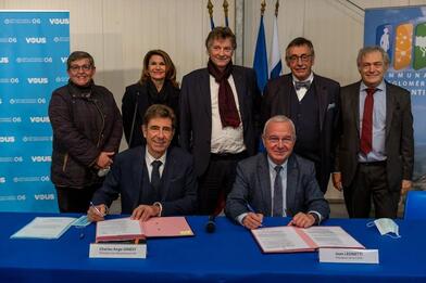 Signature de l'acte notarié entre le Département des Alpes-Maritimes et le Pôle innovation de Sophia Antipolis Signature de l'acte notarié entre le Département des Alpes-Maritimes et le Pôle innovation de Sophia Antipolis