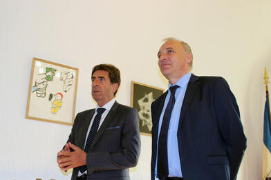 Guillaumes – Inauguration de la salle rénovée du conseil municipal Guillaumes – Inauguration de la salle rénovée du conseil municipal