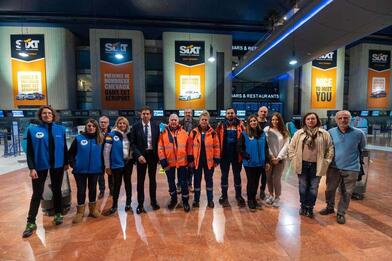 Premier vol à destination de la Pologne pour les réfugiés ukrainiens Premier vol à destination de la Pologne pour les réfugiés ukrainiens