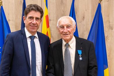 Remise des insignes de l'Ordre National du Mérite à Jean-Marie Rami Remise des insignes de l'Ordre National du Mérite à Jean-Marie Rami