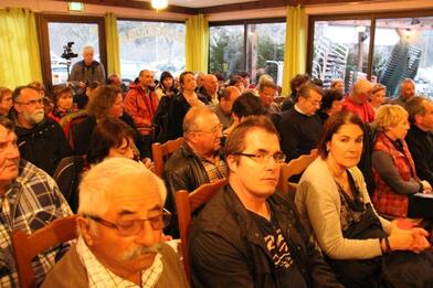 Beaucoup de monde pour cette réunion publique Beaucoup de monde pour cette réunion publique
